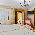 Apto Rurales Y Habitaciones Monte Caoru - Cabrales Apartahotel Apartment